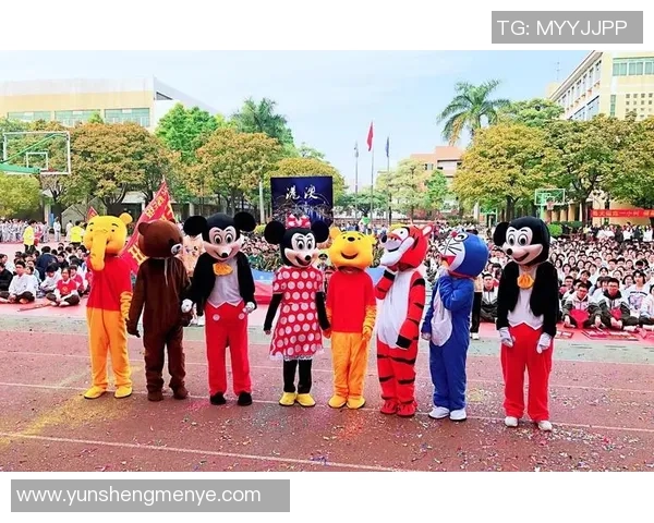 足球明星马儿舞引领潮流展现运动魅力与艺术风采的完美结合 足球明星马儿舞引领潮流展现运动魅力与艺术风采的完美结合