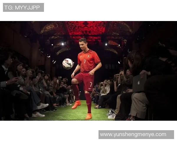 精美手办展现足球巨星C罗的风采与魅力,收藏爱好者的必备之选 精美手办展现足球巨星C罗的风采与魅力,收藏爱好者的必备之选